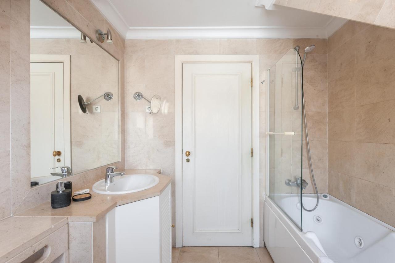 Flh Chic Chiado Exotic Spacious Residence Лиссабон Экстерьер фото