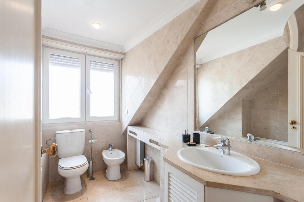 Flh Chic Chiado Exotic Spacious Residence Лиссабон Экстерьер фото